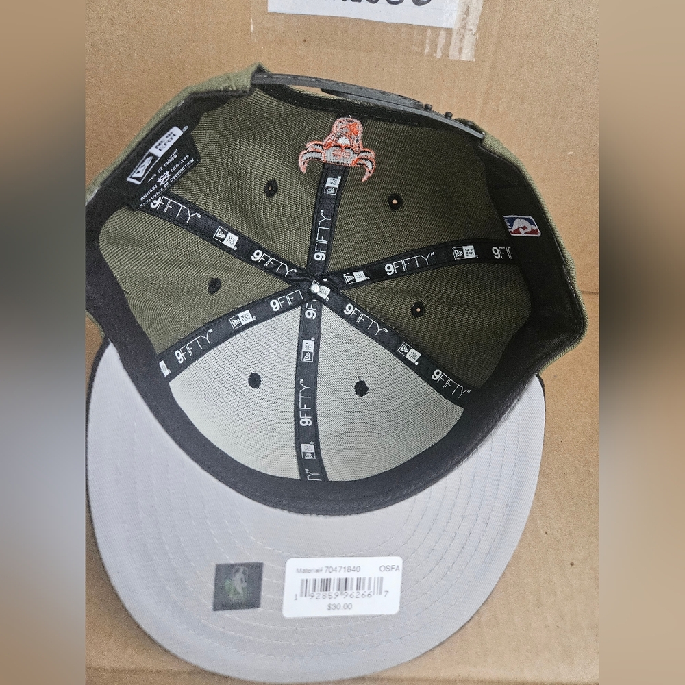 New Era Chicago Bulls Snapback Cap (Olive Green, Black & Orange) - Picture 5 of 5